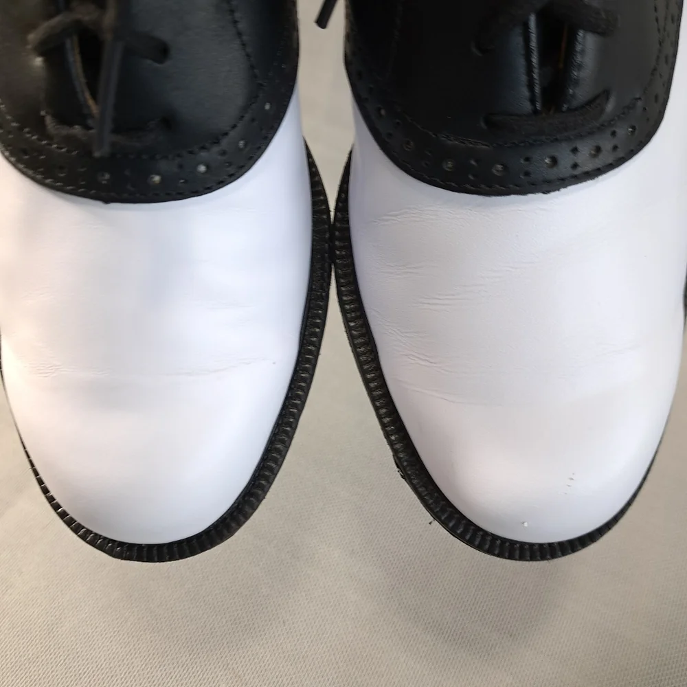 FJ FOOTJOY Men's Golf Shoes White/Black 7 1/2 M‎ Rubber Cleats Leather 57009